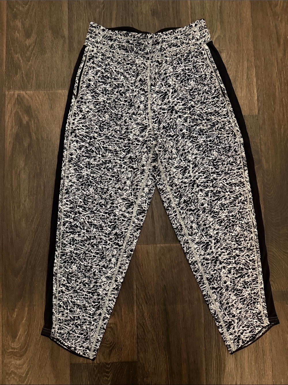 Lululemon Black & White Abstract Print Pants